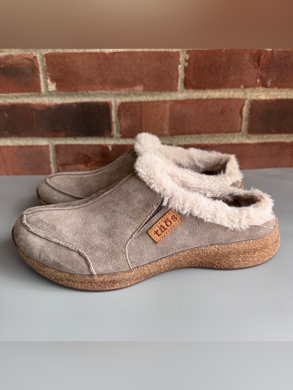 Taos Women’s Suede Faux Fur Mule Clog Slippers Taupe US 8 M Comfort. In great co - Picture 4 of 9